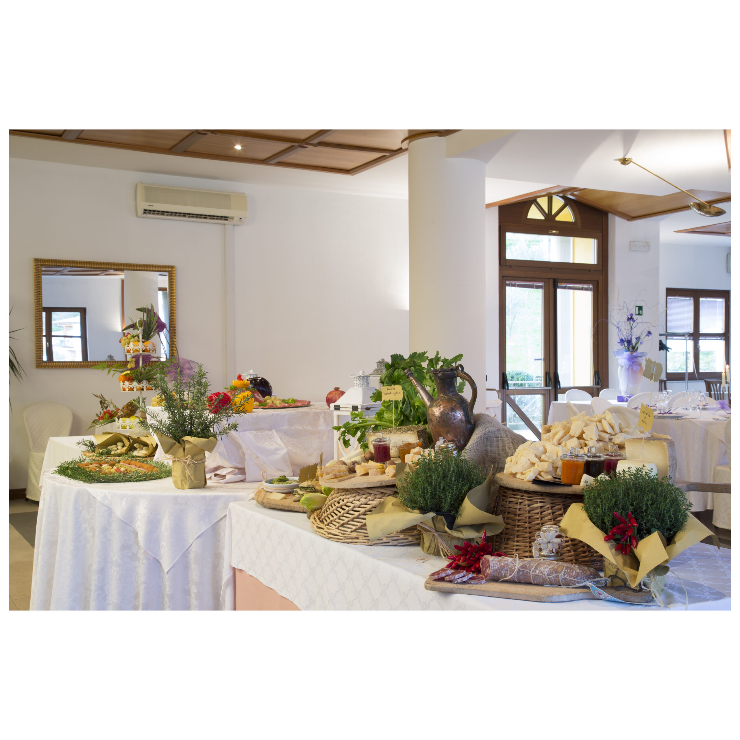 Allestimento del buffet per una cerimonia