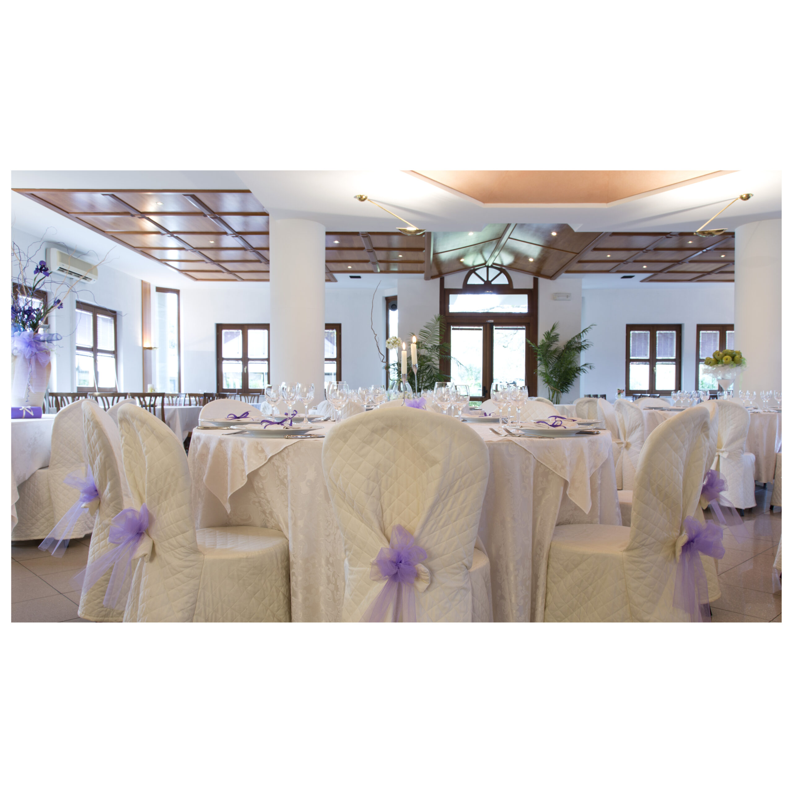 La sala allestita per una cerimonia La sala luminosa del Ristorante Abramo